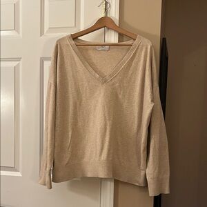 Old Navy (XL TALL) - cream v-neck sweater
